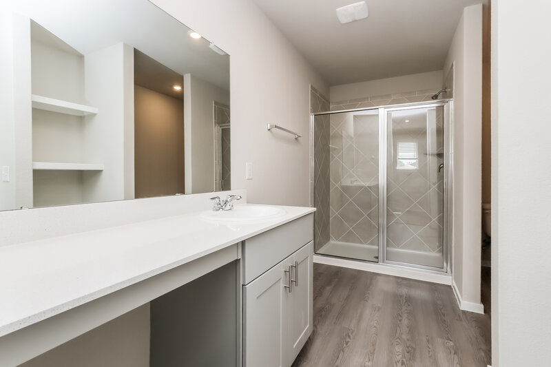 1,775/Mo, 540 Dalloway St Montgomery, TX 77316 Main Bathroom View