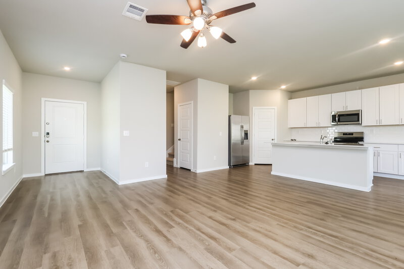 1,880/Mo, 530 Dalloway St Montgomery, TX 77316 Dining Room View