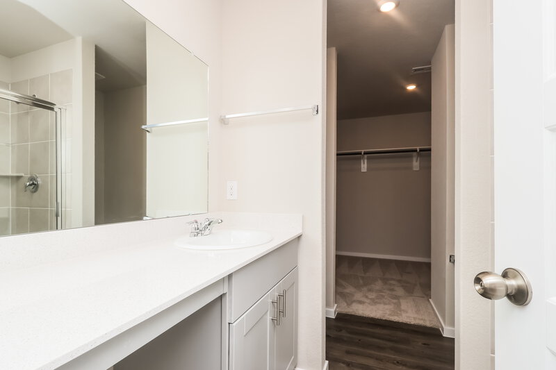 1,880/Mo, 530 Dalloway St Montgomery, TX 77316 Main Bathroom View 2