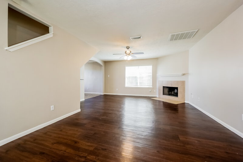 1,890/Mo, 25222 Barmby Dr Tomball, TX 77375 Living Room View