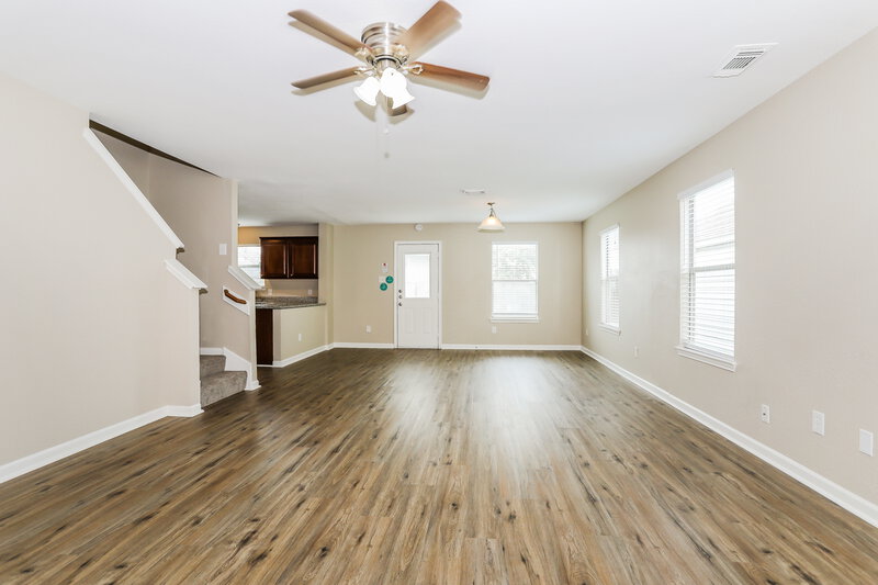 2,300/Mo, 11119 Wild Goose Dr Tomball, TX 77375 Living Room View 2