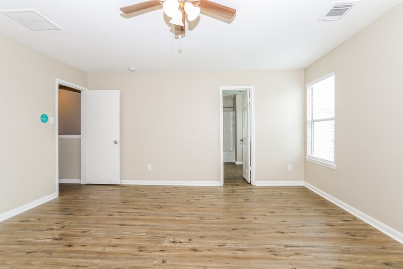 2,300/Mo, 11119 Wild Goose Dr Tomball, TX 77375 Main Bedroom View
