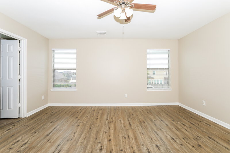 2,300/Mo, 11119 Wild Goose Dr Tomball, TX 77375 Main Bedroom View 3