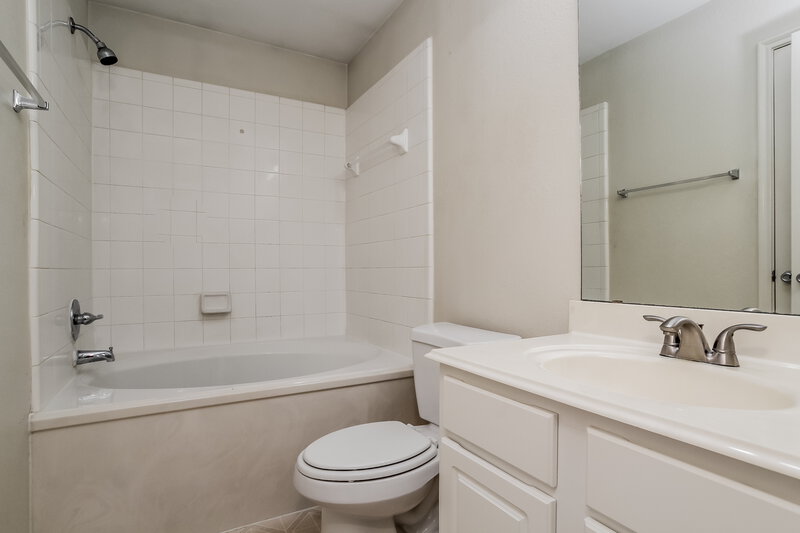 1,715/Mo, 22907 Twisting Maple Ct Spring, TX 77373 Main Bathroom View