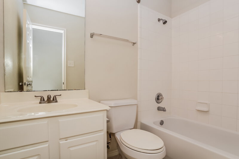 1,715/Mo, 22907 Twisting Maple Ct Spring, TX 77373 Bathroom View