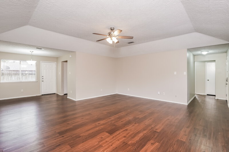1,735/Mo, 21035 Rivershadows Ln Spring, TX 77388 Living Room View 3