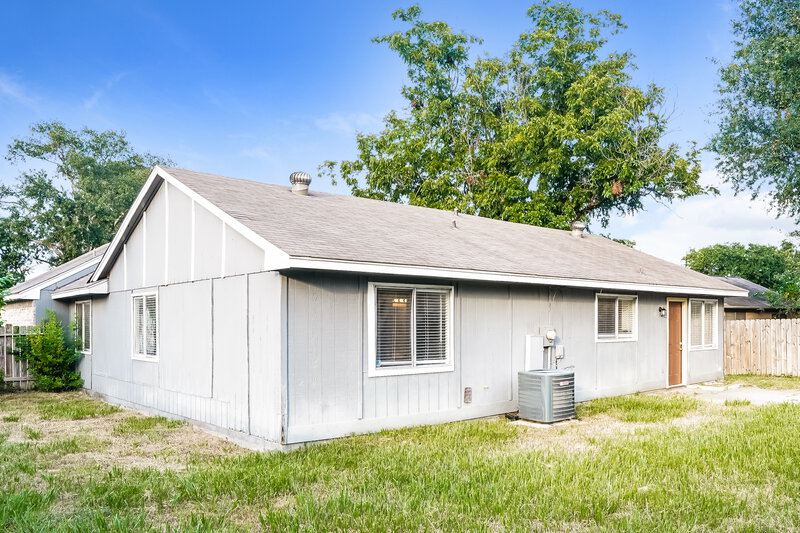 1,735/Mo, 21035 Rivershadows Ln Spring, TX 77388 Rear View 2