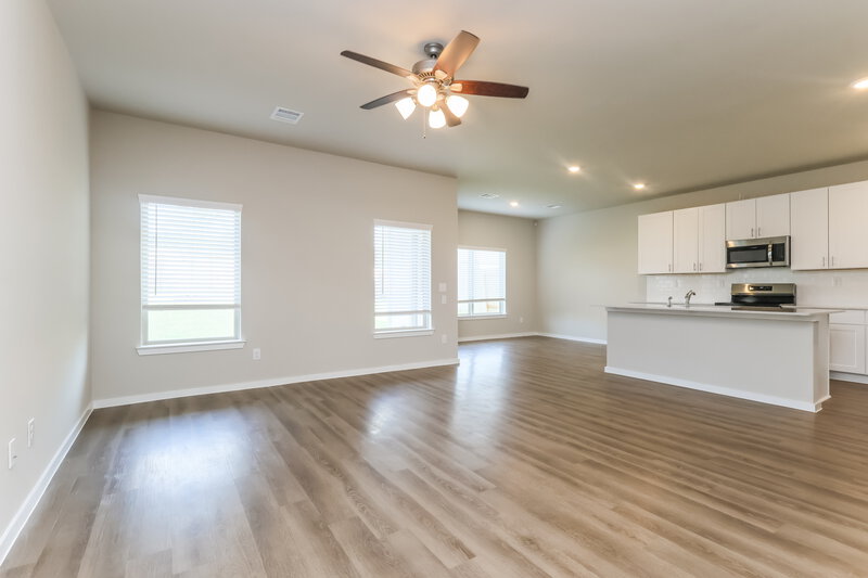 1,880/Mo, 624 Levine Ct Montgomery, TX 77316 Living Room View