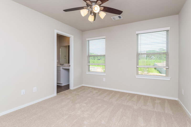 1,880/Mo, 624 Levine Ct Montgomery, TX 77316 Main Bedroom View