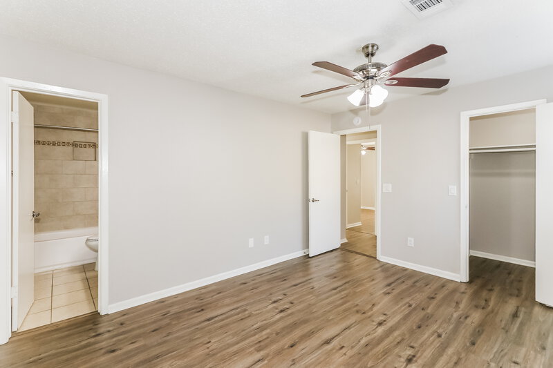 1,785/Mo, 19514 Glenway Falls Dr Katy, TX 77449 Main Bedroom View 2