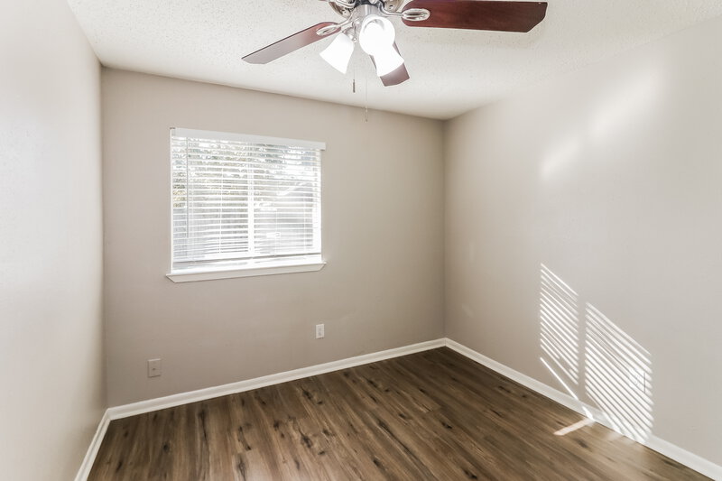 1,785/Mo, 19514 Glenway Falls Dr Katy, TX 77449 Bedroom View 2