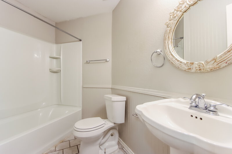 0/Mo, 5210 Kristen Ct Spring, TX 77373 Bathroom View 2