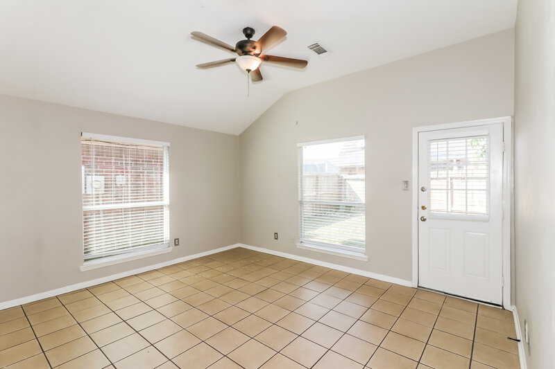 1,500/Mo, 19938 Sycamore Valley Dr Cypress, TX 77433 Living Room View