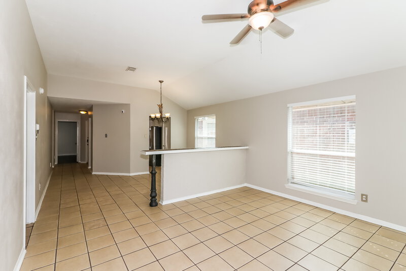 1,500/Mo, 19938 Sycamore Valley Dr Cypress, TX 77433 Living Room View 2