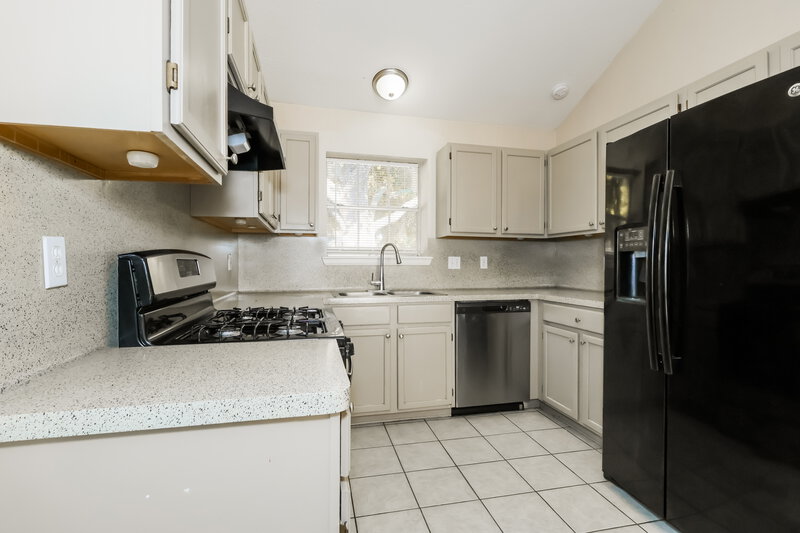 1,845/Mo, 31164 N Head Dr Spring, TX 77386 Kitchen View 2