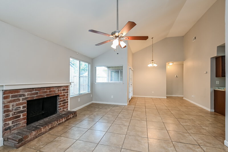 1,800/Mo, 7515 Pepperbrook Dr Houston, TX 77041 Living Room View