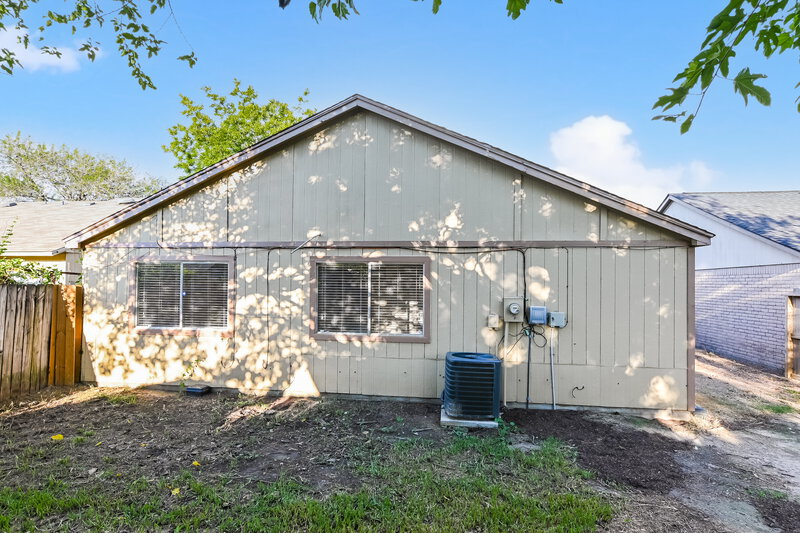 1,800/Mo, 7515 Pepperbrook Dr Houston, TX 77041 Rear View
