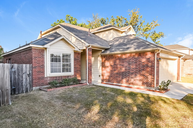 2,060/Mo, 13314 Chasworth Dr Houston, TX 77041 Front View