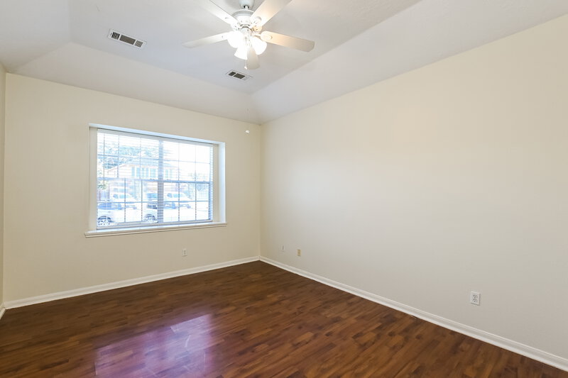 2,060/Mo, 13314 Chasworth Dr Houston, TX 77041 Main Bedroom View