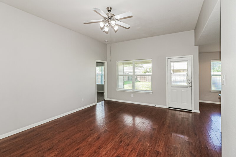 1,890/Mo, 7123 Northchase Ln Rosenberg, TX 77469 Living Room View