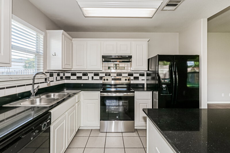 1,890/Mo, 7123 Northchase Ln Rosenberg, TX 77469 Kitchen View 2