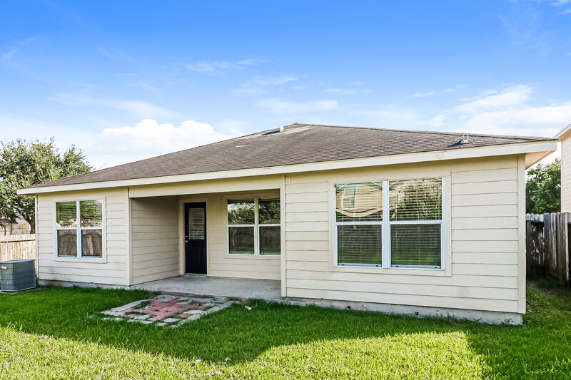 1,890/Mo, 7123 Northchase Ln Rosenberg, TX 77469 Rear View