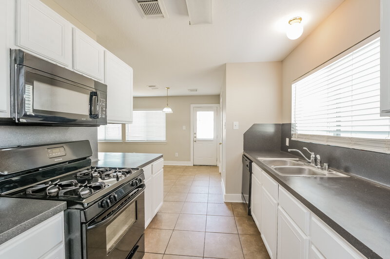 1,840/Mo, 19859 Hidden Shadow Ln Cypress, TX 77433 Kitchen View 2