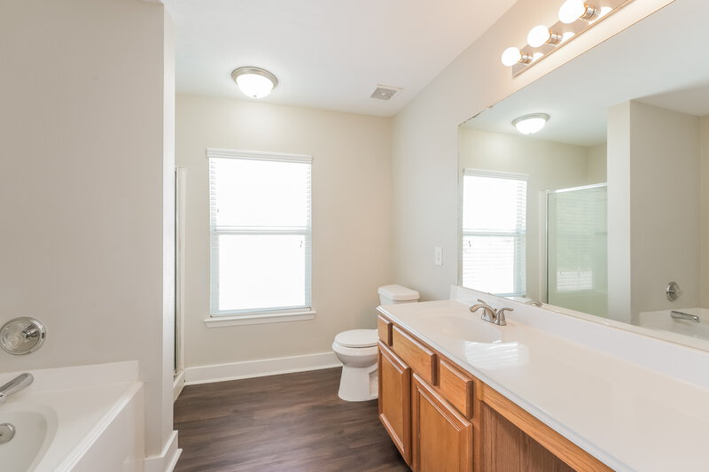 1,840/Mo, 19859 Hidden Shadow Ln Cypress, TX 77433 Main Bathroom View