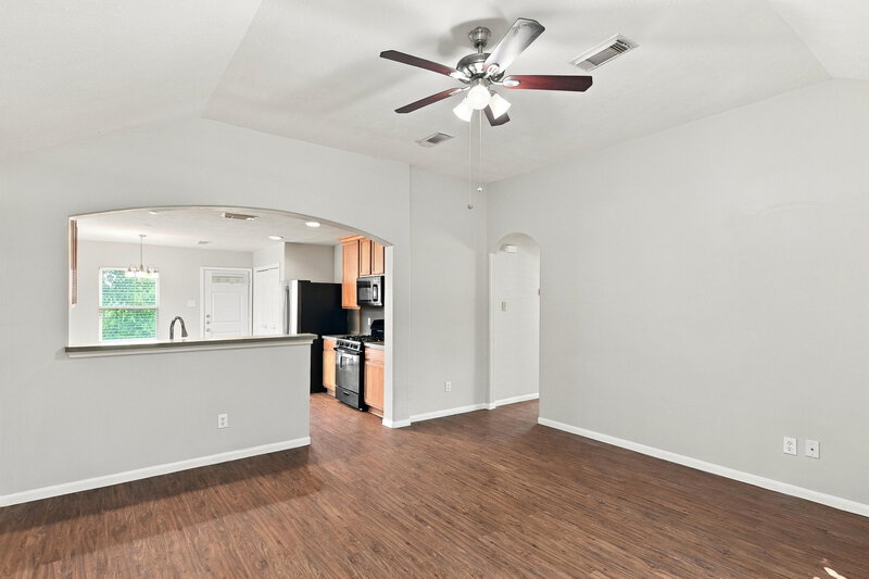 1,730/Mo, 19242 Hopeview Ct Katy, TX 77449 Living Room View 2