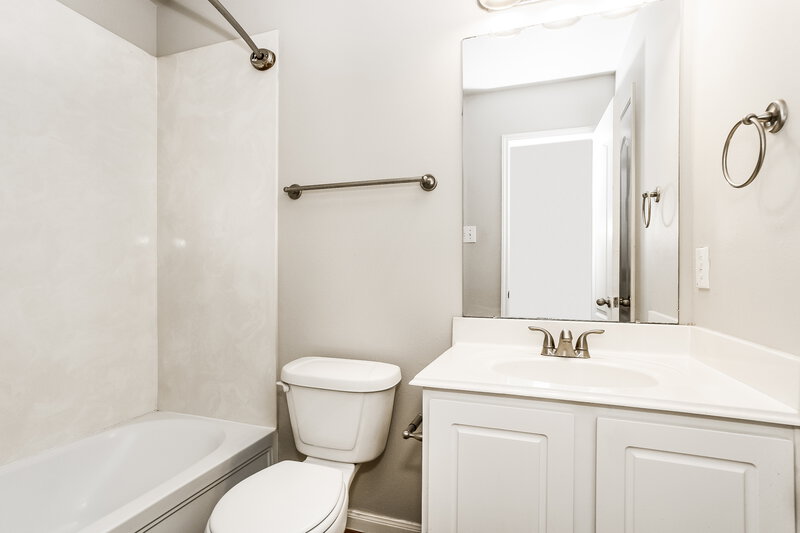 1,895/Mo, 19242 Hopeview Ct Katy, TX 77449 Bathroom View