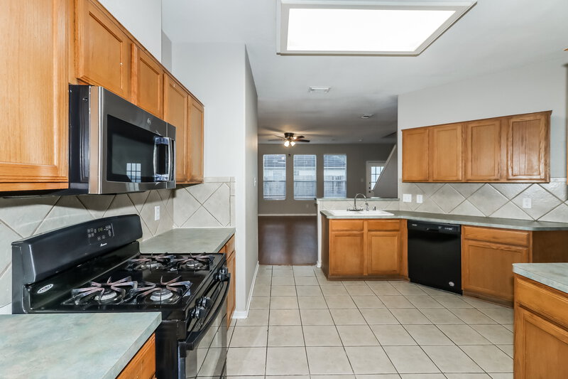 2,105/Mo, 12146 Landsdown Ridge Way Humble, TX 77346 Kitchen View 2