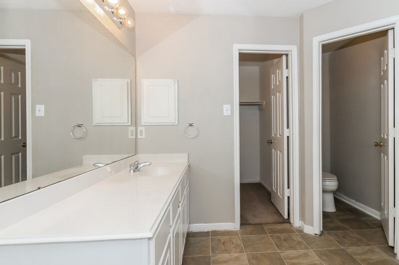 2,105/Mo, 12146 Landsdown Ridge Way Humble, TX 77346 Main Bathroom View 2