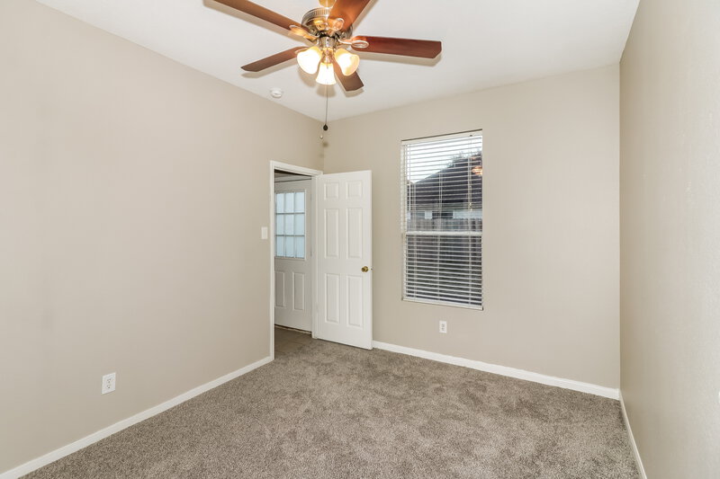 2,105/Mo, 12146 Landsdown Ridge Way Humble, TX 77346 Bedroom View 2