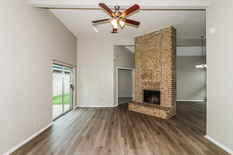 1,755/Mo, 1525 Miller Ave Katy, TX 77493 Living Room View 2