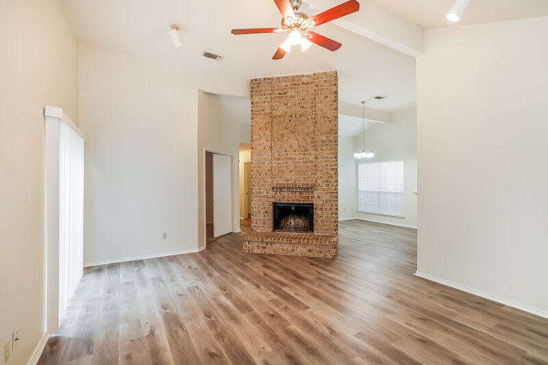 2,075/Mo, 1525 Miller Ave Katy, TX 77493 Living Room View 3