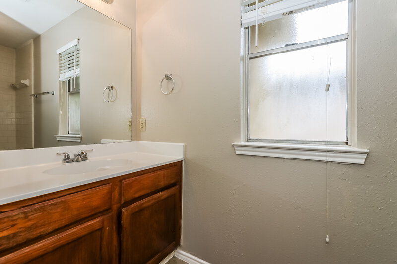 1,755/Mo, 1525 Miller Ave Katy, TX 77493 Bathroom View