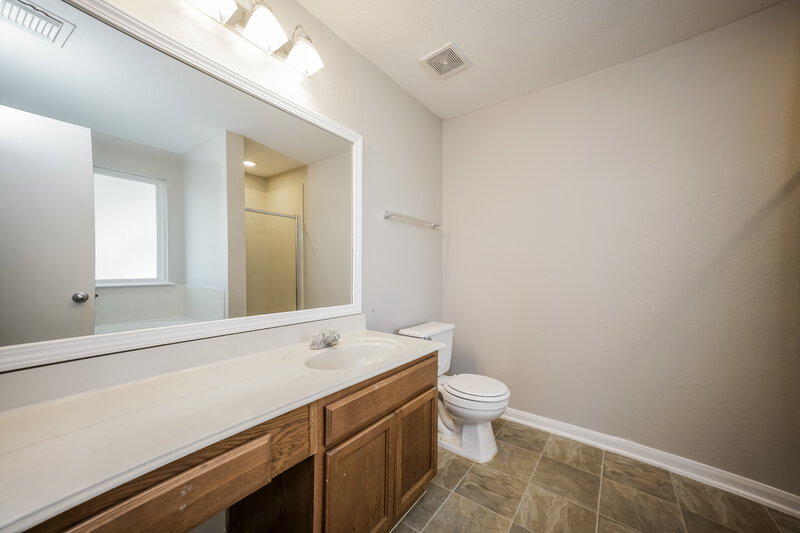 2,015/Mo, 3322 Legends Mill Dr Spring, TX 77386 Main Bathroom View