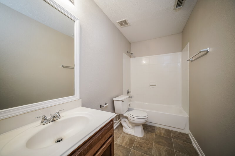 2,015/Mo, 3322 Legends Mill Dr Spring, TX 77386 Bathroom View