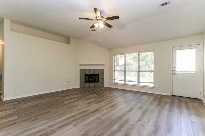 2,110/Mo, 26630 Cypresswood Dr Spring, TX 77373 Living Room View 2
