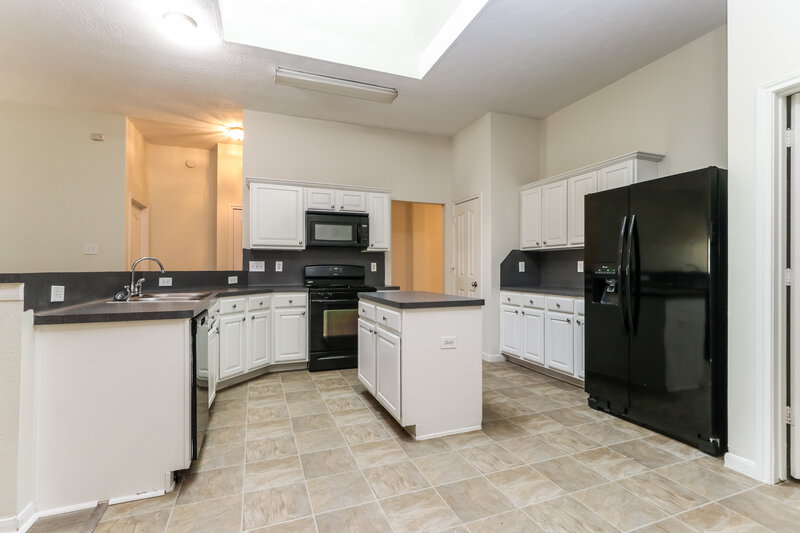 2,110/Mo, 26630 Cypresswood Dr Spring, TX 77373 Kitchen View
