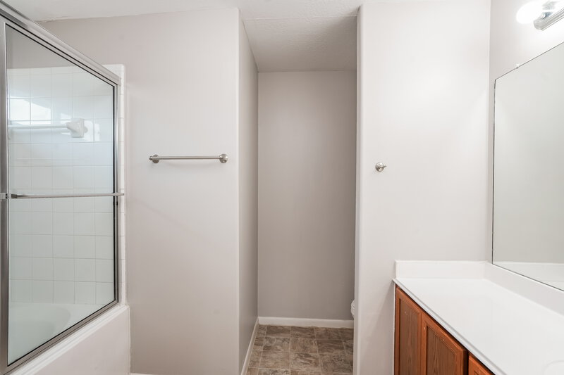 1,660/Mo, 19703 Byron Meadows Dr Katy, TX 77449 Main Bathroom View
