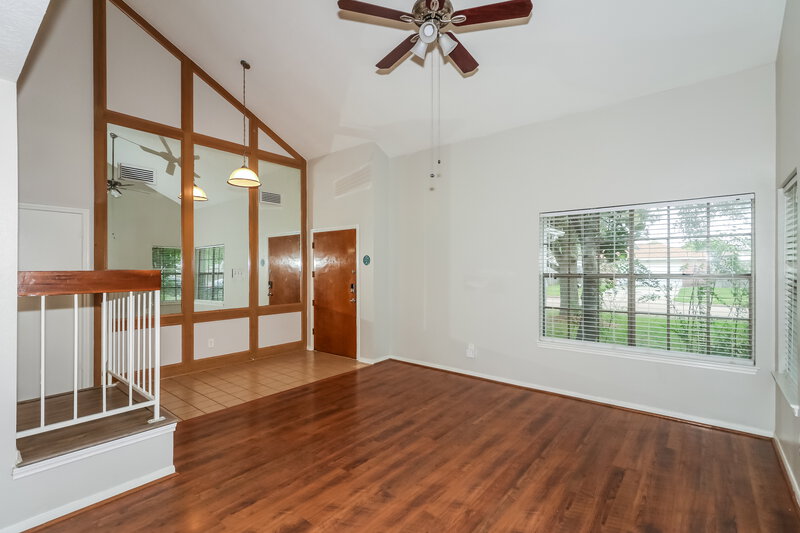 1,920/Mo, 9758 Overmead Dr Houston, TX 77065 Living Room View