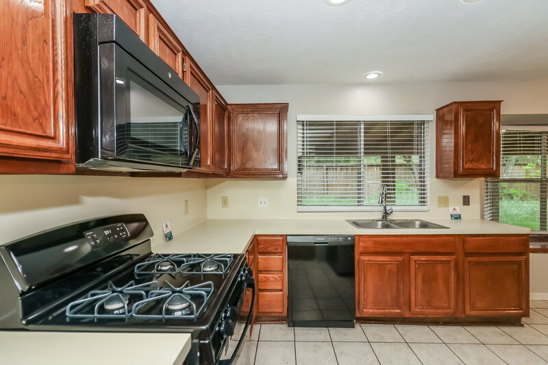 1,920/Mo, 9758 Overmead Dr Houston, TX 77065 Kitchen View