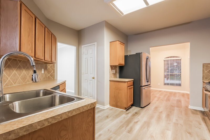 2,265/Mo, 12214 Landsdown Ridge Way Humble, TX 77346 Kitchen View