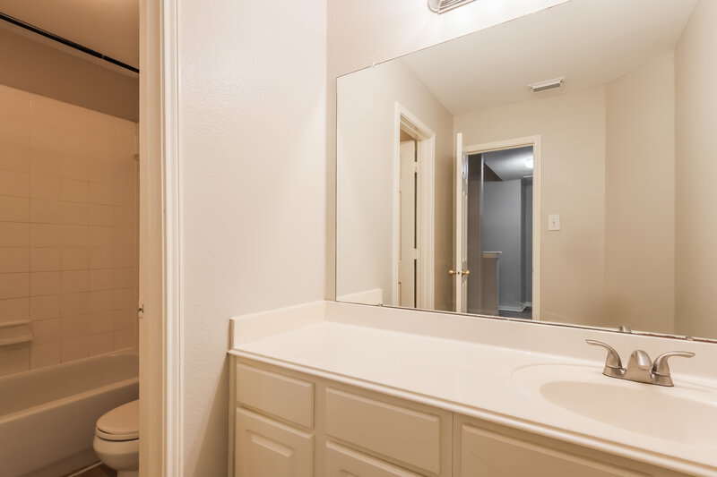 2,265/Mo, 12214 Landsdown Ridge Way Humble, TX 77346 Bathroom View