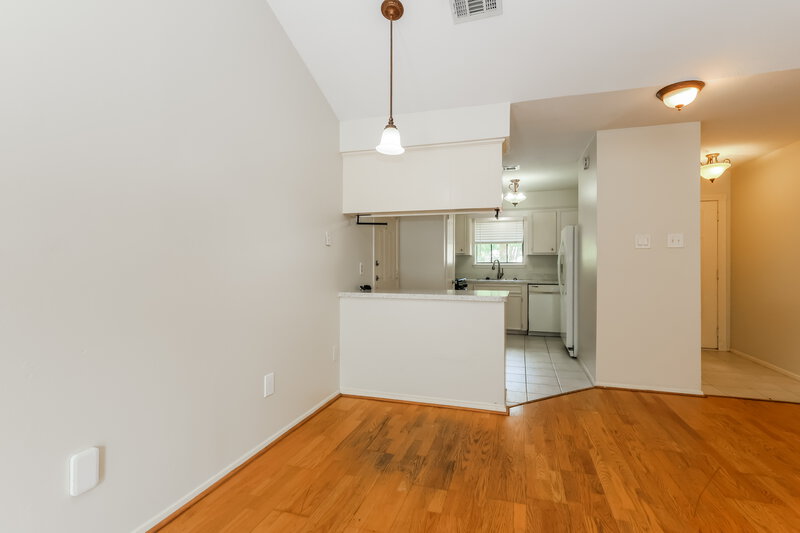 1,755/Mo, 84 Fallshire Dr The Woodlands, TX 77381 Dining Room View
