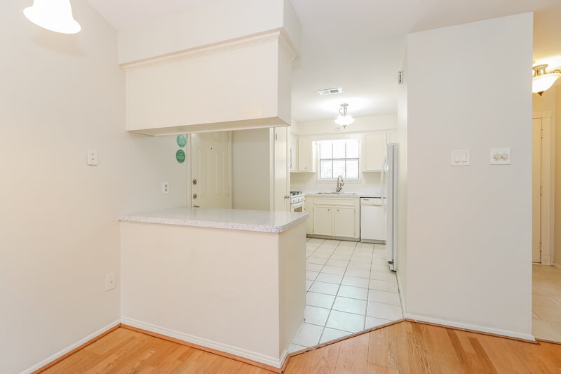 1,845/Mo, 84 Fallshire Dr The Woodlands, TX 77381 Kitchen View