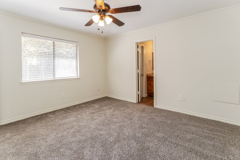 1,845/Mo, 84 Fallshire Dr The Woodlands, TX 77381 Main Bedroom View 2