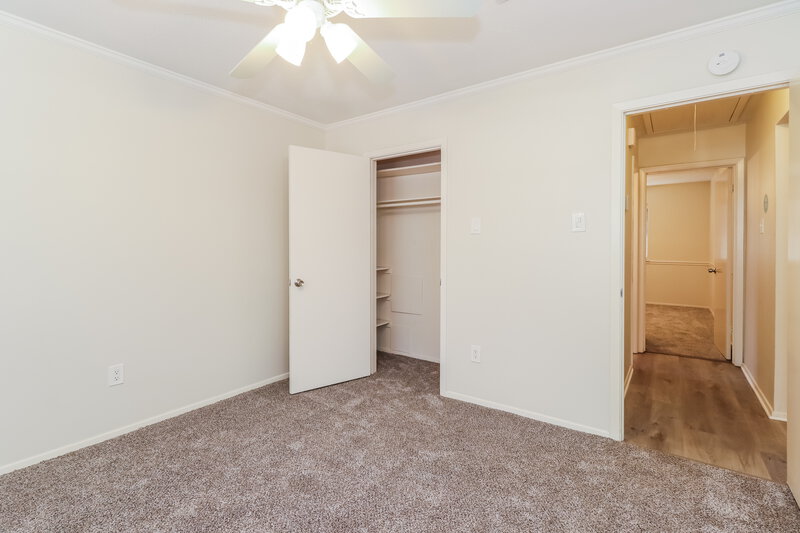 1,845/Mo, 84 Fallshire Dr The Woodlands, TX 77381 Bedroom View