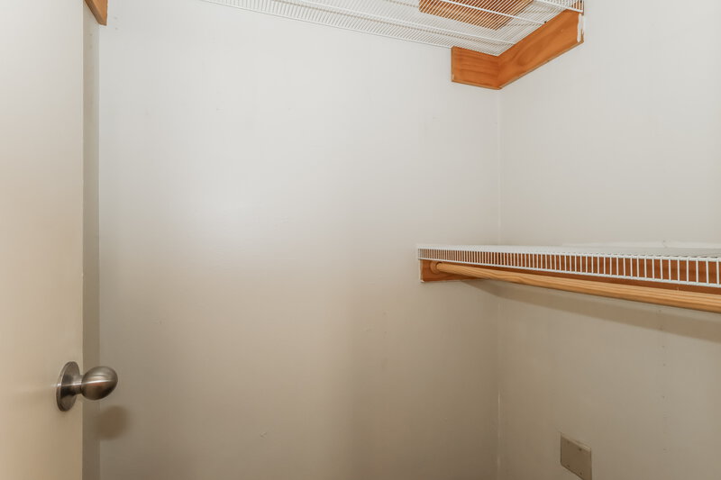 1,755/Mo, 84 Fallshire Dr The Woodlands, TX 77381 Walk In Closet View